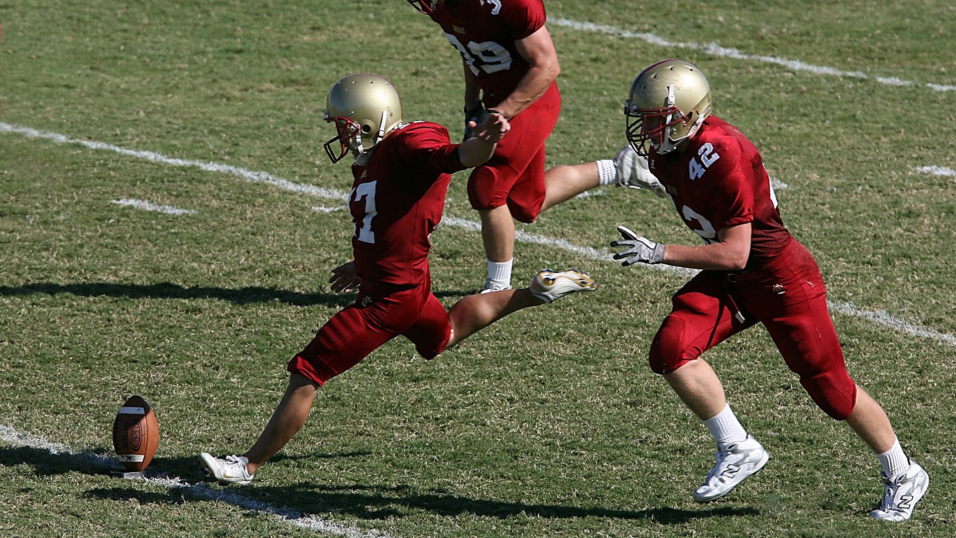 “营地持续两日耐力赛” 需兼顾帐篷搭建与夜间保暖